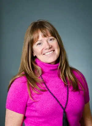 BIO PIC KIM LEISCHNER-2